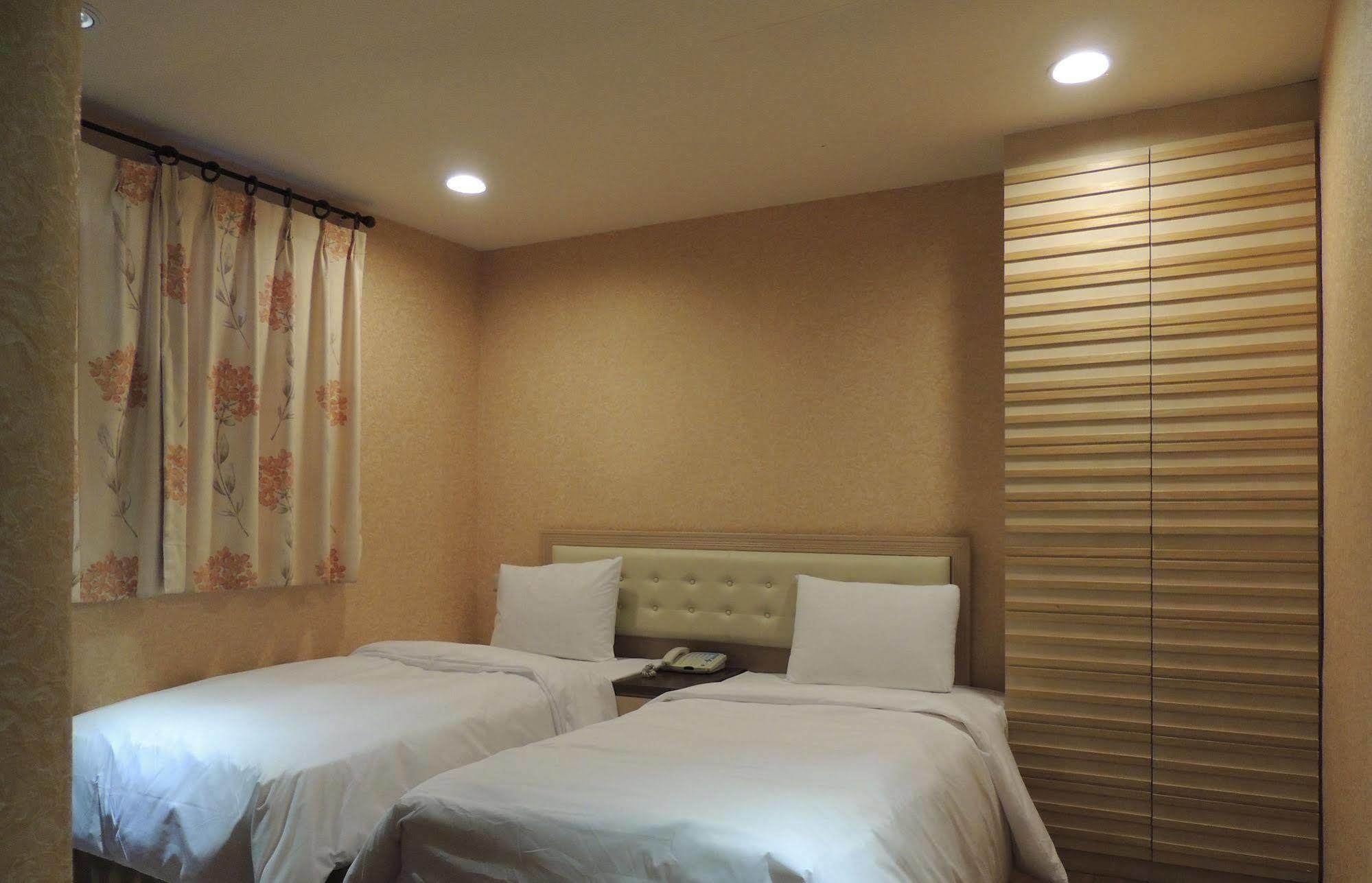 Many Flower Business Hotel 台北市 エクステリア 写真